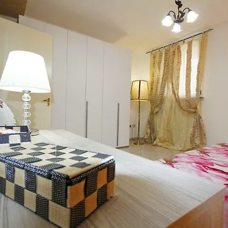 Apartment Red